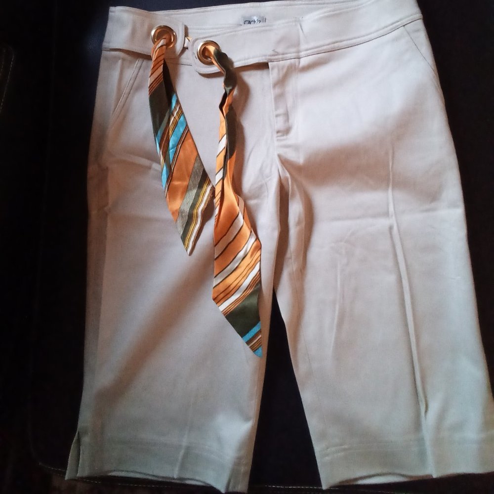 COPY - CACHE' Beige/Cream Bermuda Shorts BNWT Size:8